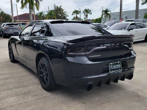 Pitch Black Clearcoat 2022 Dodge Charger SXT