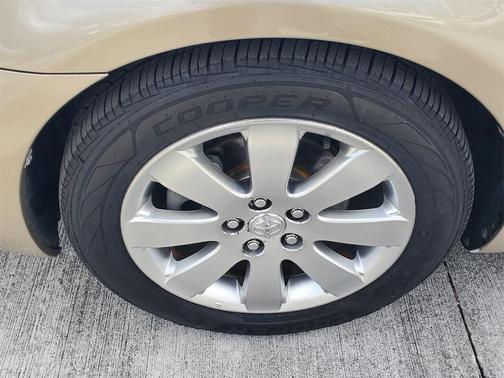 2005 Toyota Avalon XLS