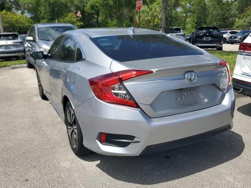 Lunar Silver Metallic 2018 Honda Civic EX-T