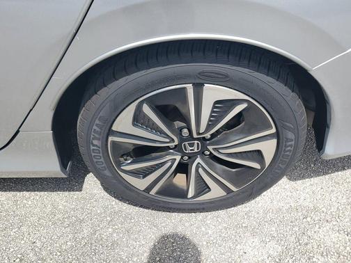 Lunar Silver Metallic 2018 Honda Civic EX-T