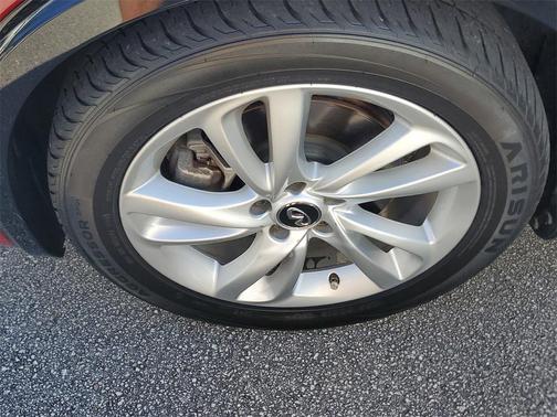 2018 INFINITI QX30 Premium