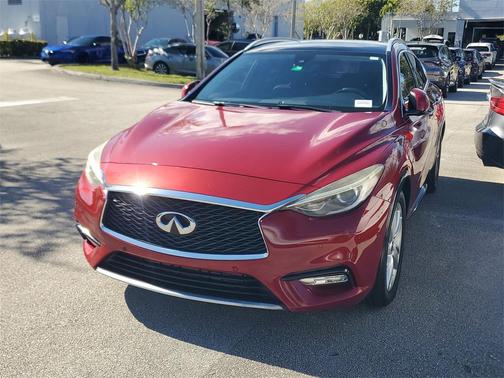 2018 INFINITI QX30 Premium