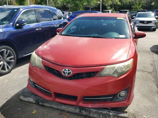Barcelona Red Metallic 2013 Toyota Camry SE