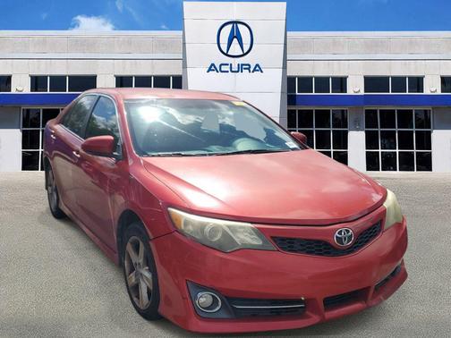 Barcelona Red Metallic 2013 Toyota Camry SE