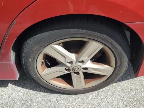 Barcelona Red Metallic 2013 Toyota Camry SE