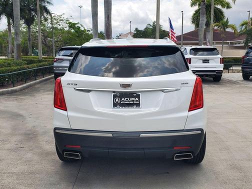 Crystal White Tricoat 2019 Cadillac XT5 Luxury