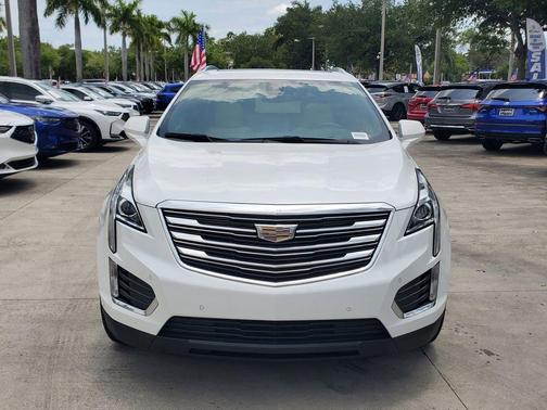 Crystal White Tricoat 2019 Cadillac XT5 Luxury