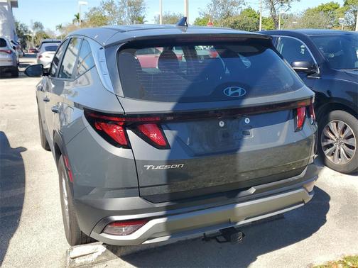 2025 Hyundai TUCSON SE