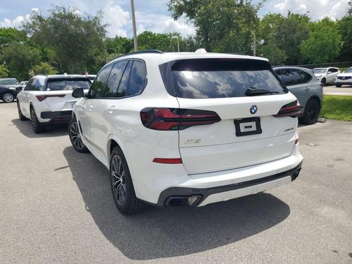 Alpine White 2024 BMW X5 sDrive40i