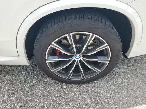 Alpine White 2024 BMW X5 sDrive40i