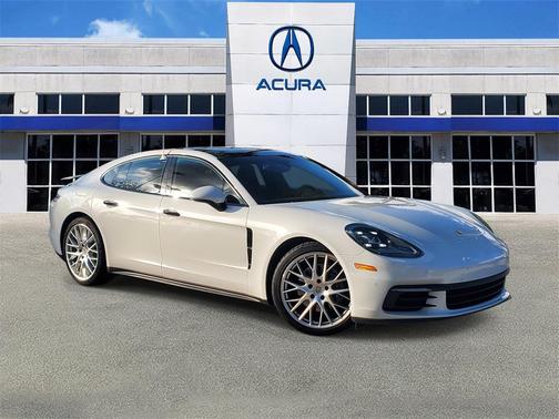2019 Porsche Panamera 4