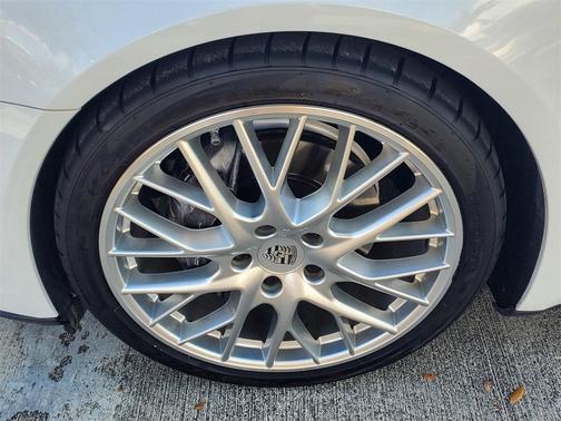 2019 Porsche Panamera 4