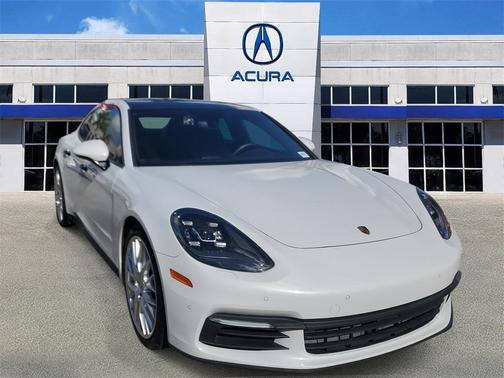 2019 Porsche Panamera 4