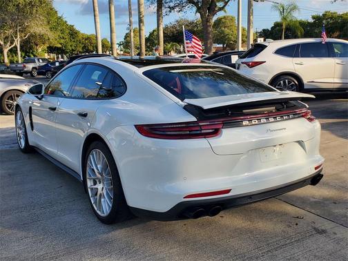 2019 Porsche Panamera 4