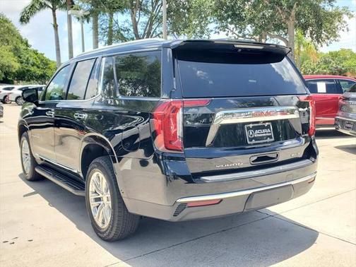 2023 GMC Yukon SLT