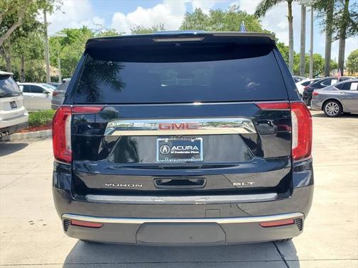 2023 GMC Yukon SLT