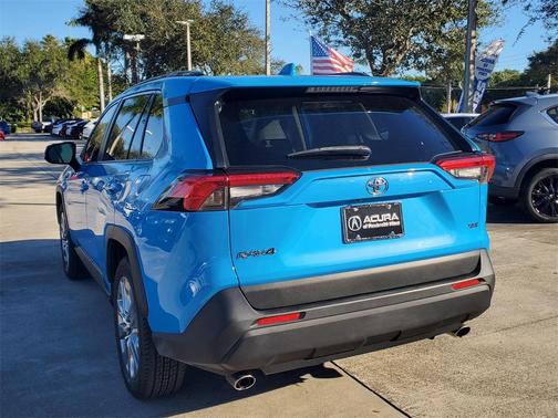 2020 Toyota RAV4 XLE Premium