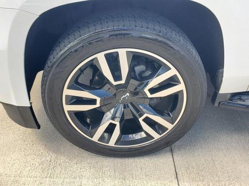 Summit White 2018 Chevrolet Suburban Premier