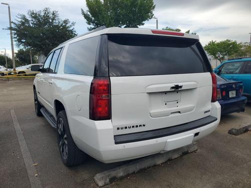 Summit White 2018 Chevrolet Suburban Premier