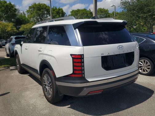 Creamy White Pearl 2026 Hyundai PALISADE SEL 7P