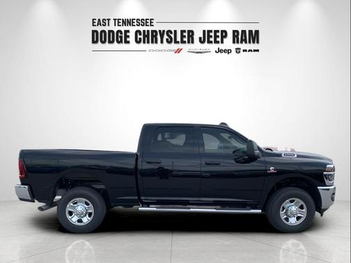 2025 RAM 2500 Tradesman Crew Cab 4x4 6'4' Box