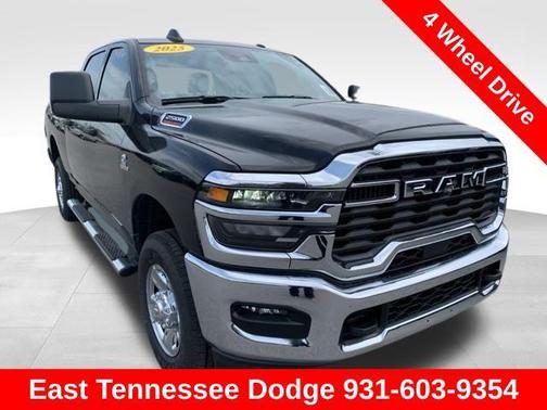 2025 RAM 2500 Tradesman Crew Cab 4x4 6'4' Box
