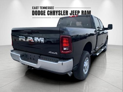 2025 RAM 2500 Tradesman Crew Cab 4x4 6'4' Box