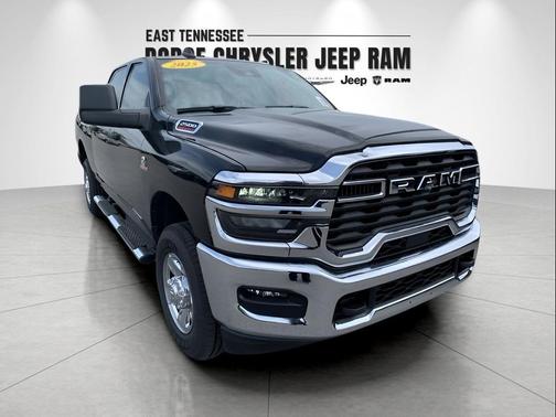 2025 RAM 2500 Tradesman Crew Cab 4x4 6'4' Box