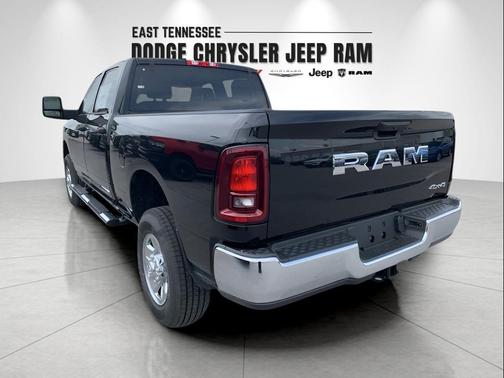 2025 RAM 2500 Tradesman Crew Cab 4x4 6'4' Box