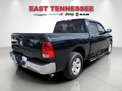 2022 RAM 1500 Classic SLT Crew Cab 4x2 57' Box