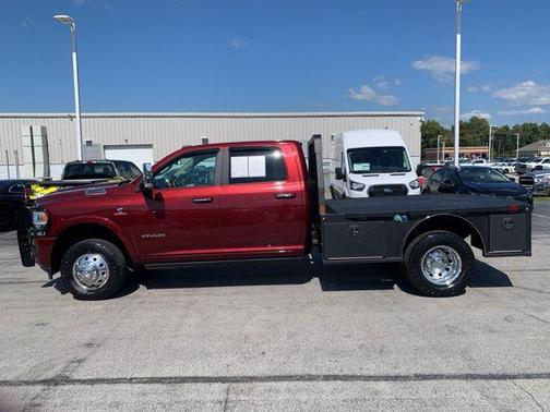 2022 RAM 3500 Laramie Crew Cab 4x4 8' Box