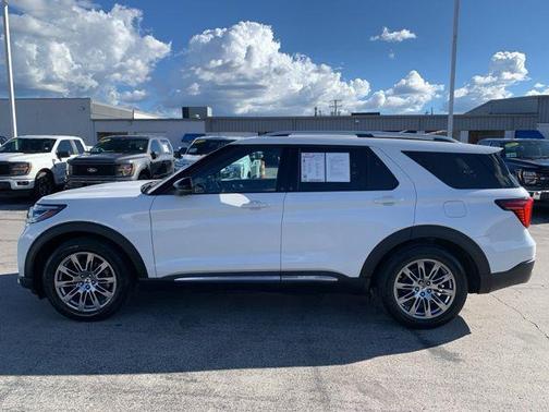 2025 Ford Explorer Platinum