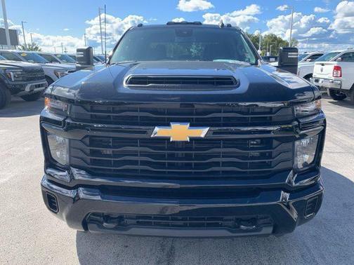 2024 Chevrolet Silverado 2500 Custom