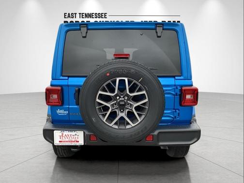 2025 Jeep Wrangler 4-Door Sahara 4x4