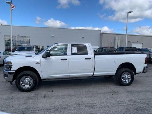 2025 RAM 2500 Tradesman Crew Cab 4x4 8' Box