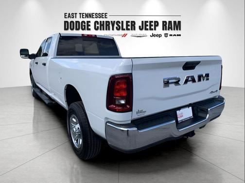 2025 RAM 2500 Tradesman Crew Cab 4x4 8' Box