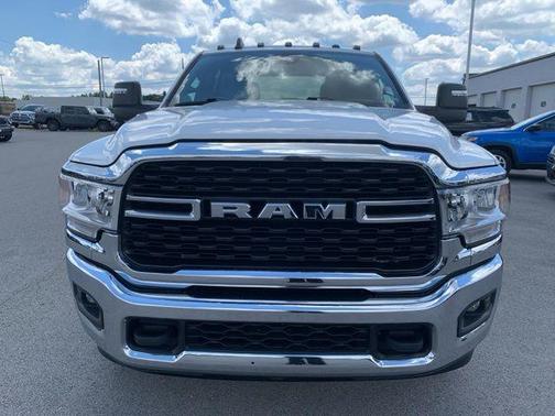 2024 RAM 3500 Big Horn Crew Cab 4x4 8' Box