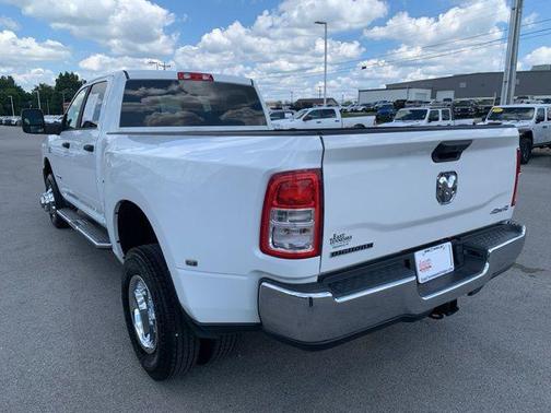 2024 RAM 3500 Big Horn Crew Cab 4x4 8' Box