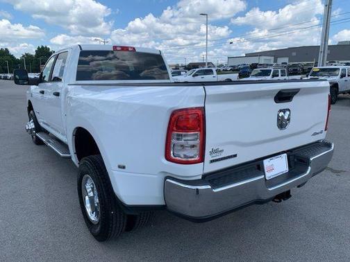 2024 RAM 3500 Big Horn Crew Cab 4x4 8' Box
