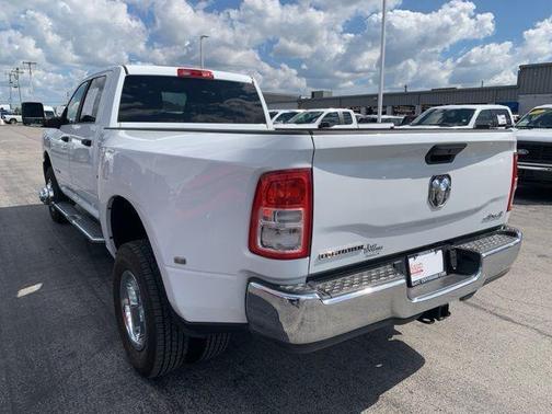 2024 RAM 3500 Big Horn Crew Cab 4x4 8' Box