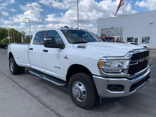2024 RAM 3500 Big Horn Crew Cab 4x4 8' Box