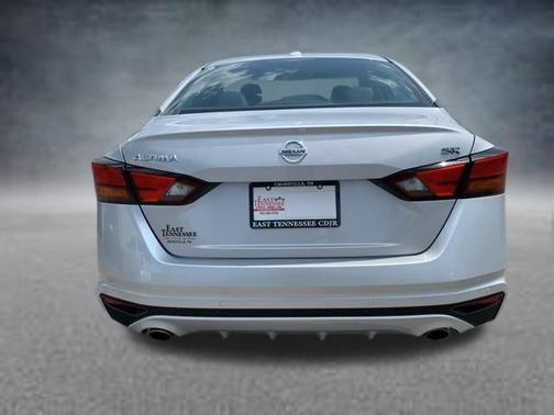2022 Nissan Altima SR FWD