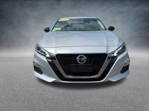 2022 Nissan Altima SR FWD