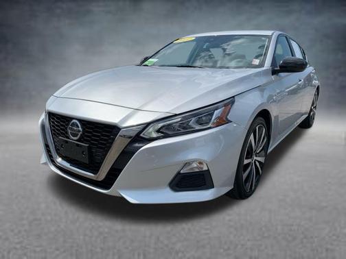 2022 Nissan Altima SR FWD