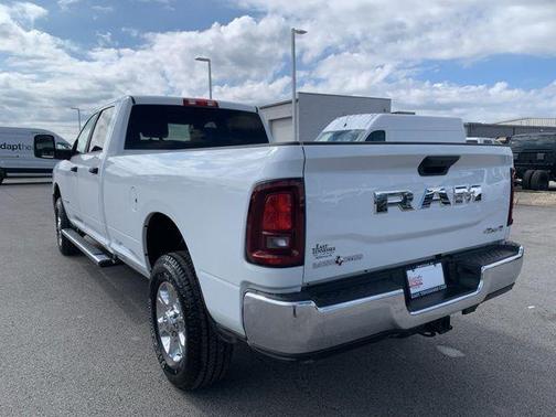 2025 RAM 3500 Lone Star Crew Cab 4x4 8' Box