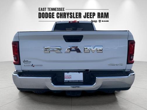 2025 RAM 3500 Lone Star Crew Cab 4x4 8' Box