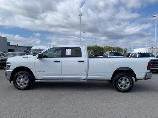 2025 RAM 3500 Lone Star Crew Cab 4x4 8' Box