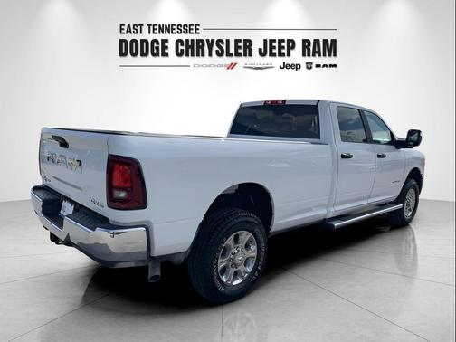 2025 RAM 3500 Lone Star Crew Cab 4x4 8' Box
