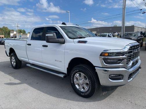 2025 RAM 3500 Lone Star Crew Cab 4x4 8' Box