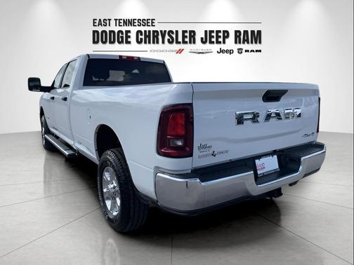 2025 RAM 3500 Lone Star Crew Cab 4x4 8' Box
